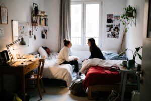 fille colocataire